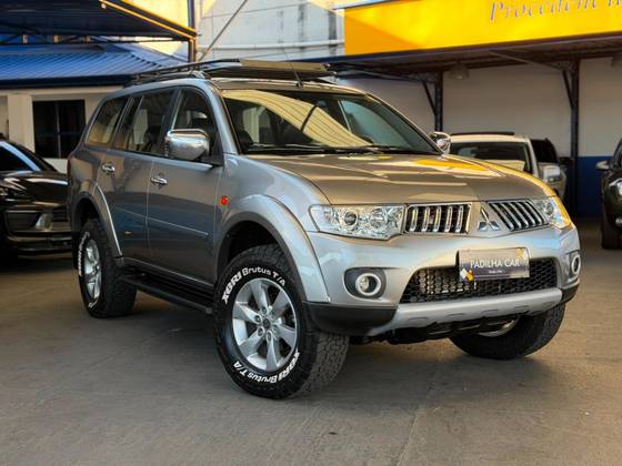 MITSUBISHI PAJERO DAKAR 3.2 HPE 4X4 7 LUGARES 16V TURBO INTERCOOLER DIESEL 4P AUTOMÁTICO MITSUBISHI PAJERO DAKAR 3.2 HPE 4X4 7 LUGARES 16V TURBO INTERCOOLER DIESEL 4P AUTOMÁTICO